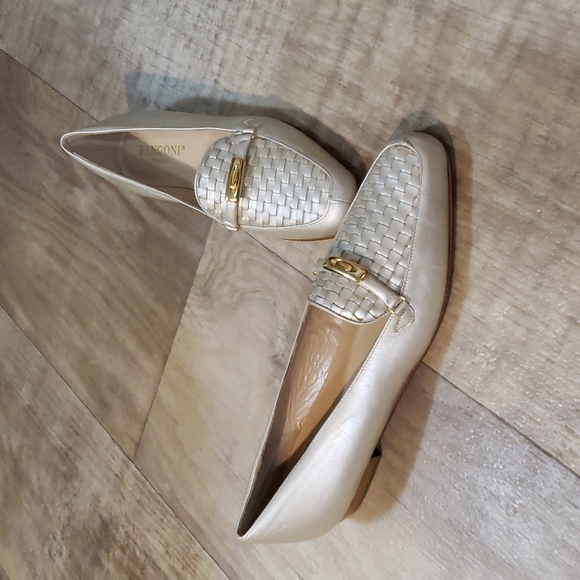 Rangoni silver never worn flats - Picture 1 of 3